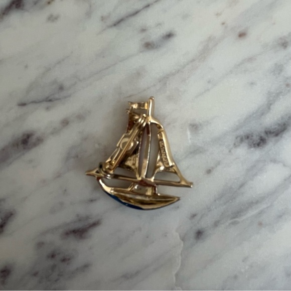 Sailboat Brooch - Red, White, and Blue - Picture 3 of 5